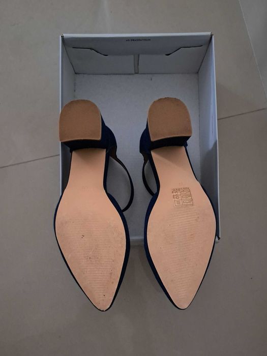 Sapatos Tipo Ganga de Tacão com Fivela Primavera/Outono