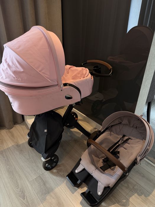 Коляска Stokke Xplory V6 (прогулянка), кол. бузковий (Brushed Lilac) з коричневою ручкою + сумка