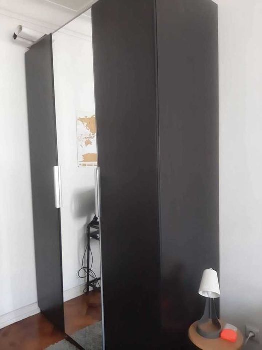 Armario- Roupeiro IKEA PAX espaçoso e elegante