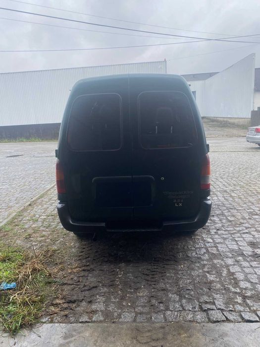 Nissan Vanette Cargo 2.3 d LX Vendo em Partes e Peças