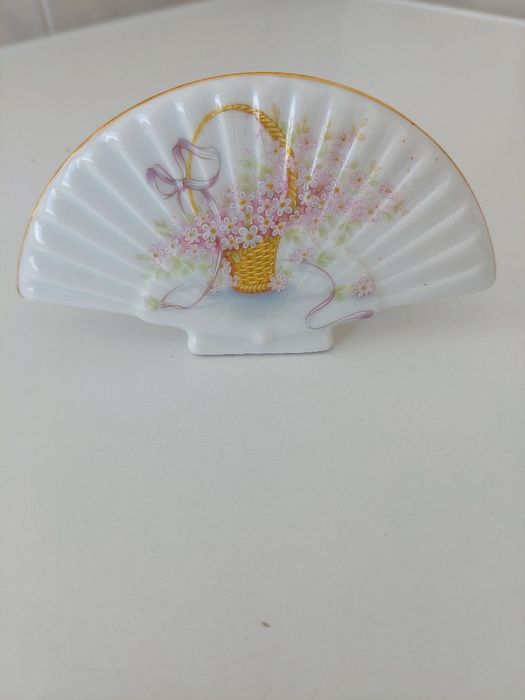 Leque em loiça de porcelana