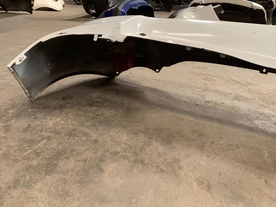 Para-choques tras Renault Clio 3 iii