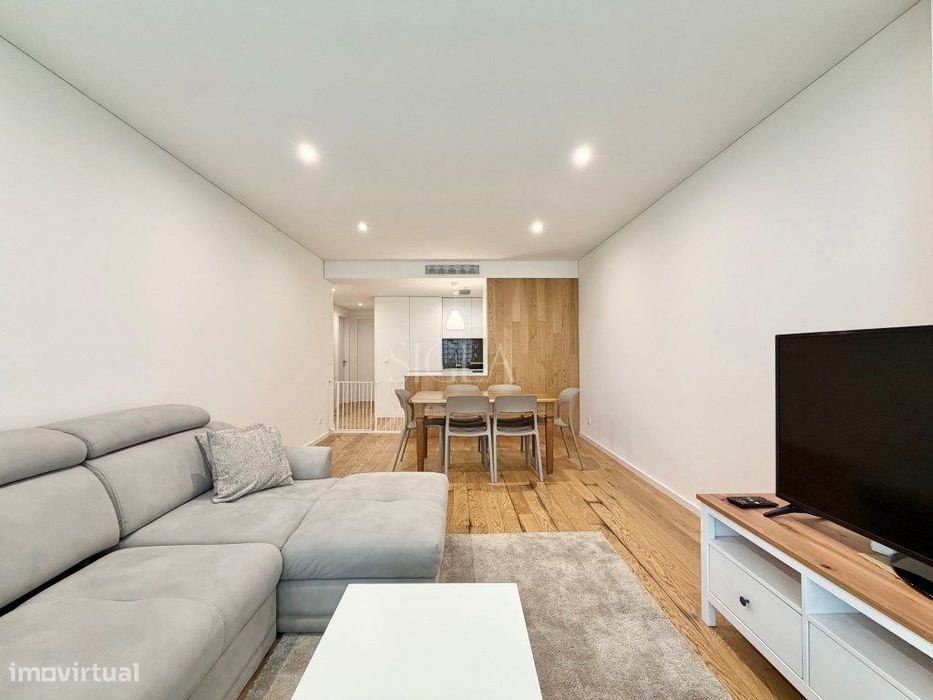 Apartamento T2, com vistas mar, a 50 metros da praia