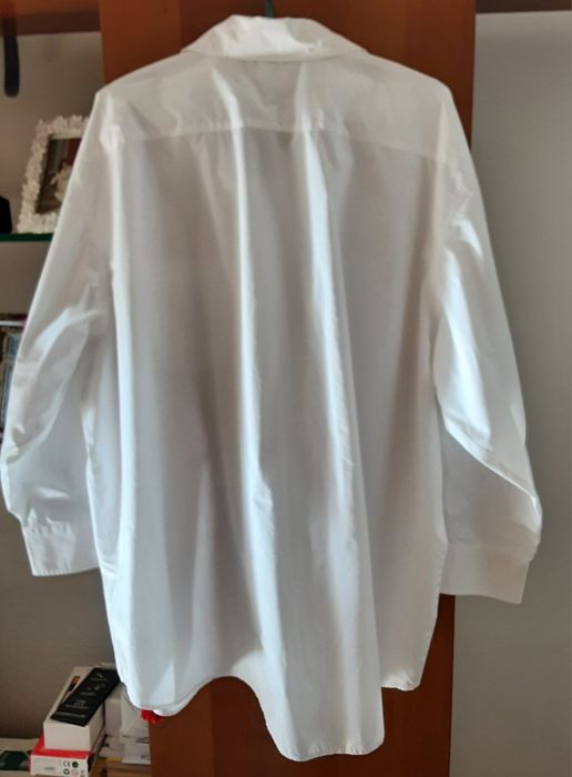 Продам рубашку белую.Размер L,XL.