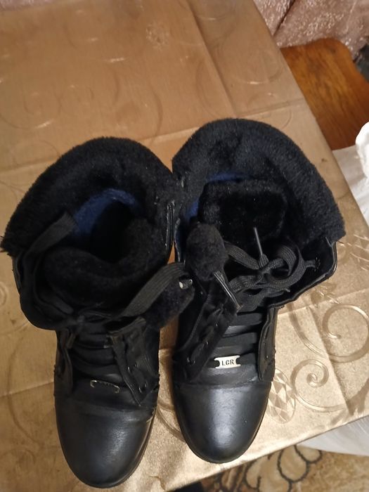 Продам взуття 37розмір