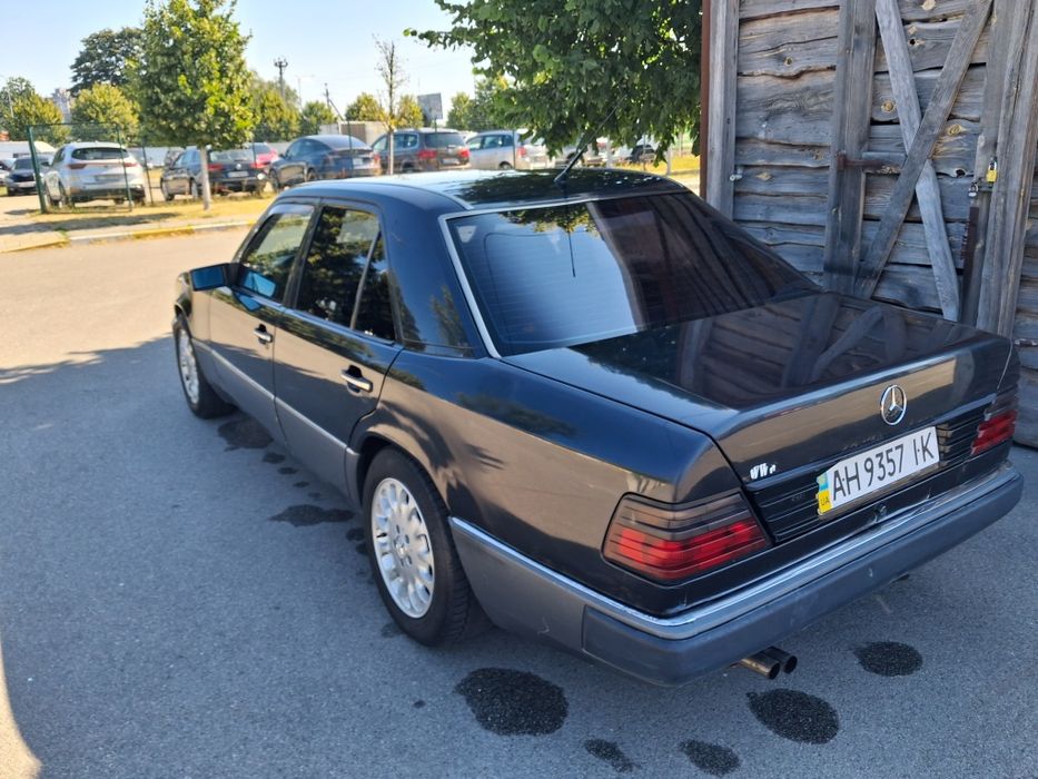 Мерседес 124 1992г 3.0газ автомат