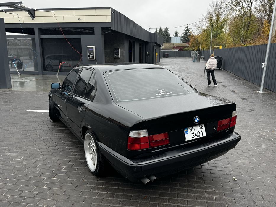Продам BMW E34 530i