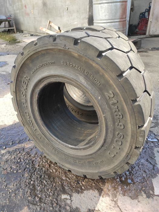 Шина 21x8-9 цільнолита для навантажувача