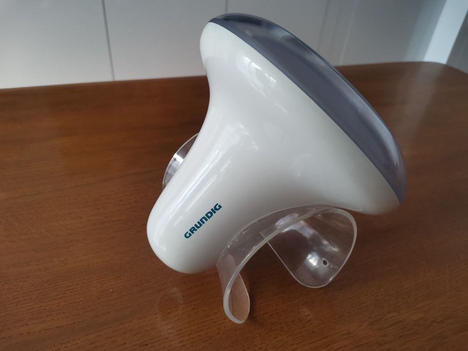 Lampa LED kolor Grundig