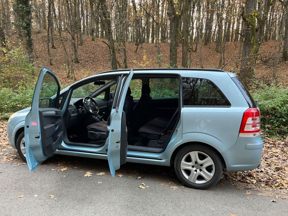 Продам власне авто Opel Zafira  Ужгород