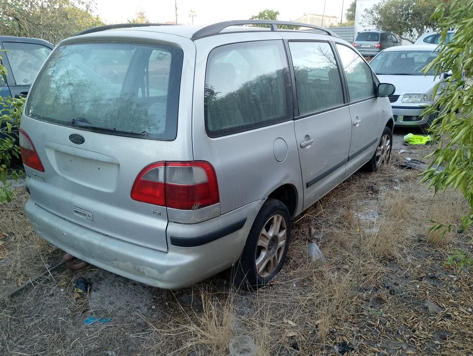 Vendo Ford galaxy 1.9 tdi