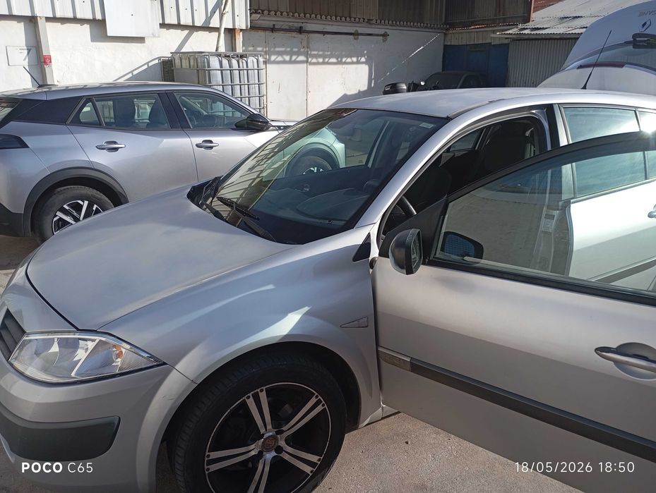 RENAULT Megane do ano 2005 mês 07 , em perfeitas condições