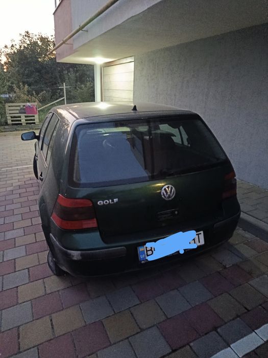 Автомобіль VOLKSWAGEN гольф