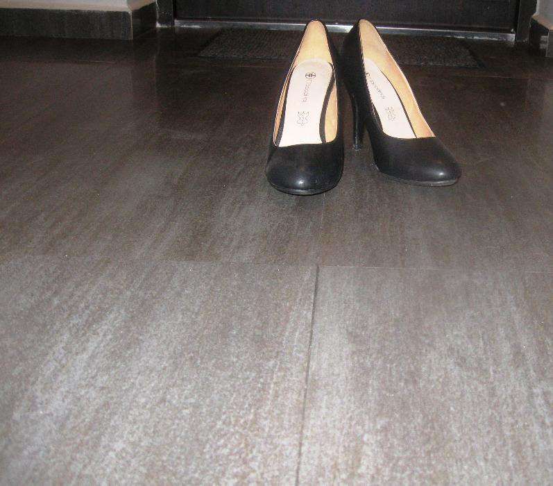szpilki czarne buty