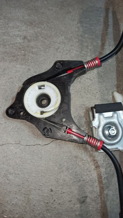 Fiesta MK7 podnośnik szyby prawy przód