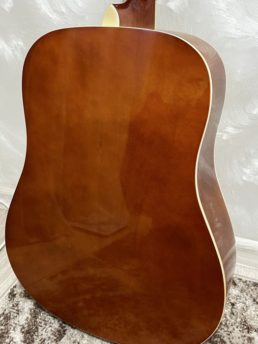 Нова акустична гітара (в комплексті якісний чохол+медіатори)