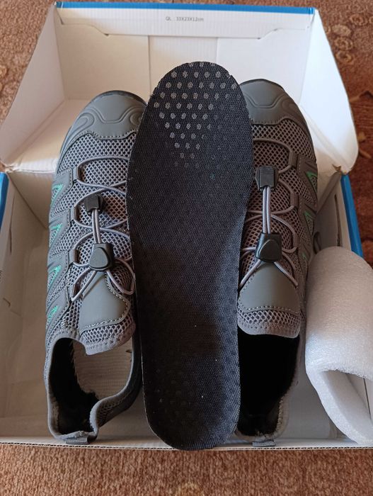 Кросівки чоловічі