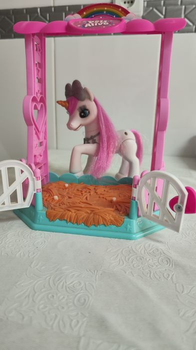 Cavalo unicórnio eletrónico