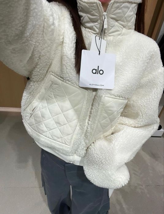Sherpa edge bomber alo yoga S