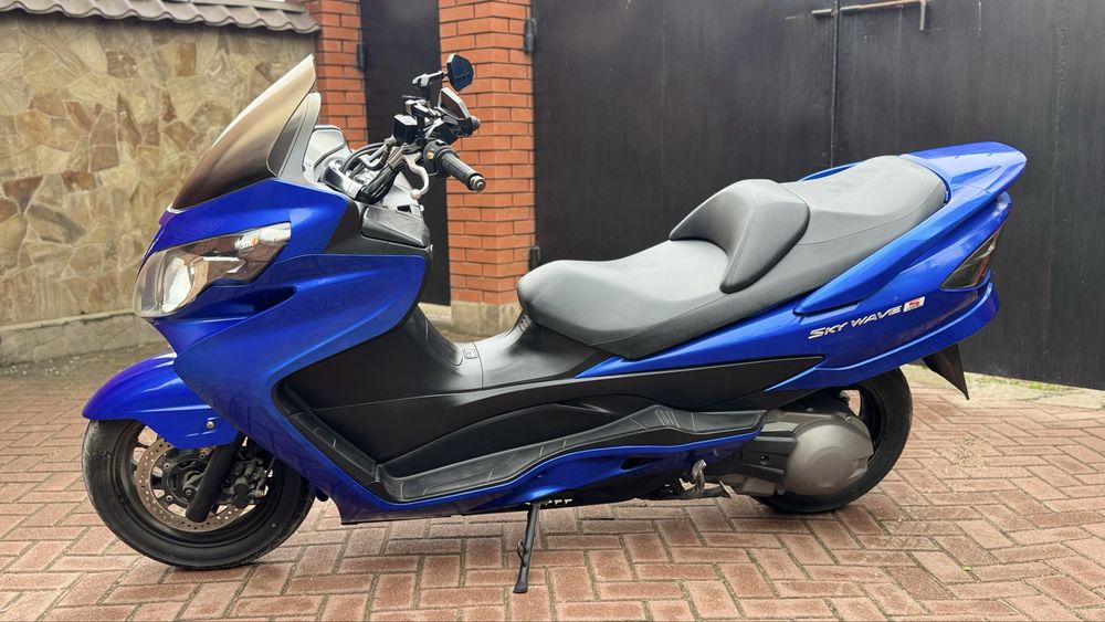 Макси - скутер Сузуки Скайвей 400 SUZUKI SKYWAVE 400