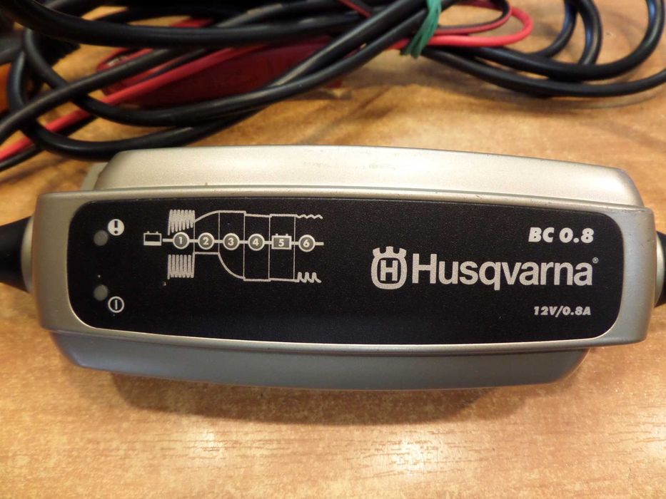Husqvarna Ładowarka BC0,8 12V 1,2-32Ah