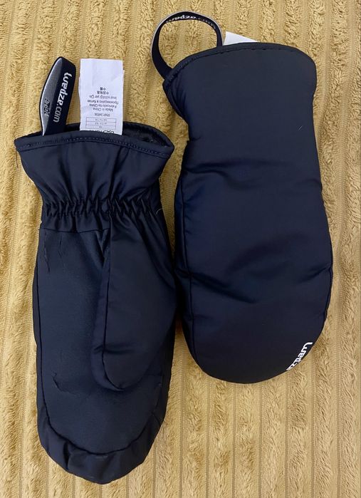 Luvas Pretas de Neve