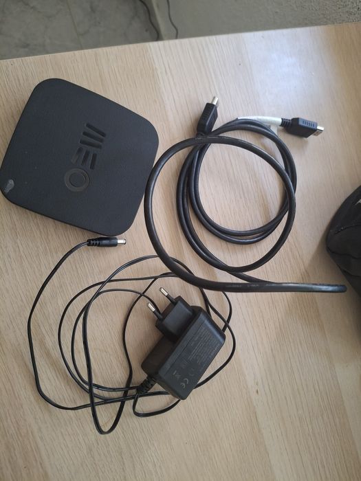 BOX ANDOID  Meo + ficha  + Cabo Hdmi+ COMANDO