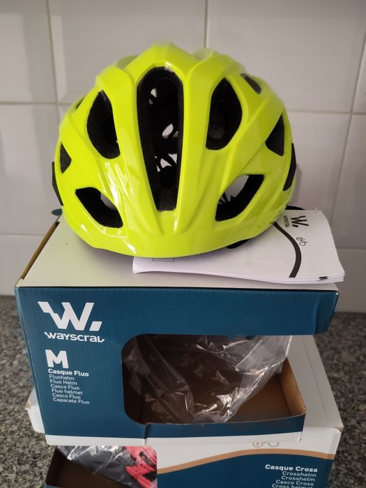 Capacete de Ciclismo / Bicicleta Wayscral Amarelo Fluo (Tamanho M / 53-58cm) - Novo em Caixa