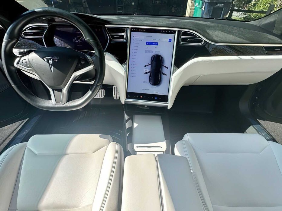 Tesla Model S P100D      2017