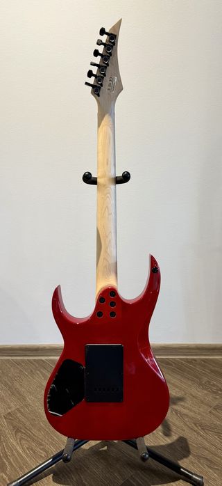 Продам електрогітару Solar