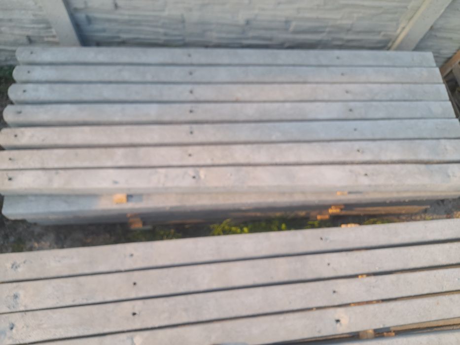 Słupki betonowe do siatki leśnej