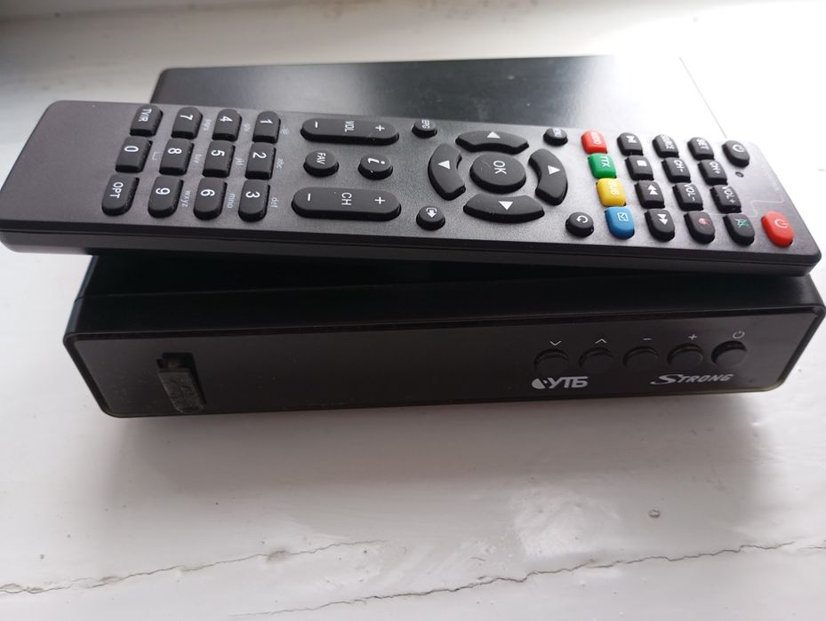 Продам Супутниковий комплект антена + тюнер безкоштовн Українські всі