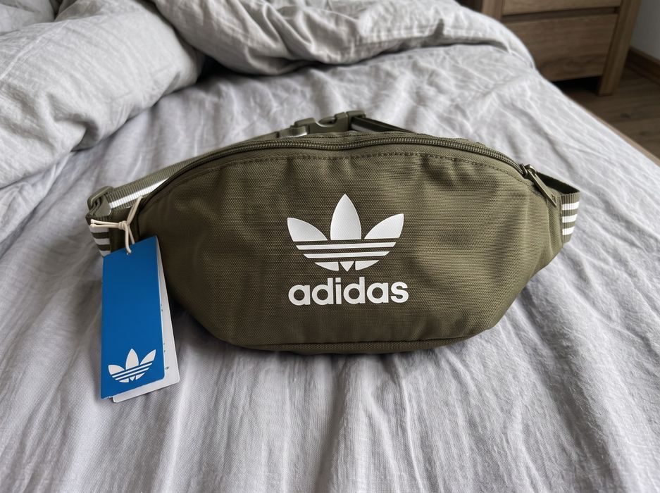 Adidas nerka biodrowa saszetka Adicolor Waist Bag zielona oliwkowa khaki JE3457