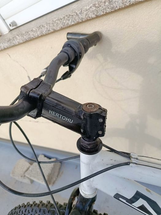 Bicicleta roda 26 com travão de disco