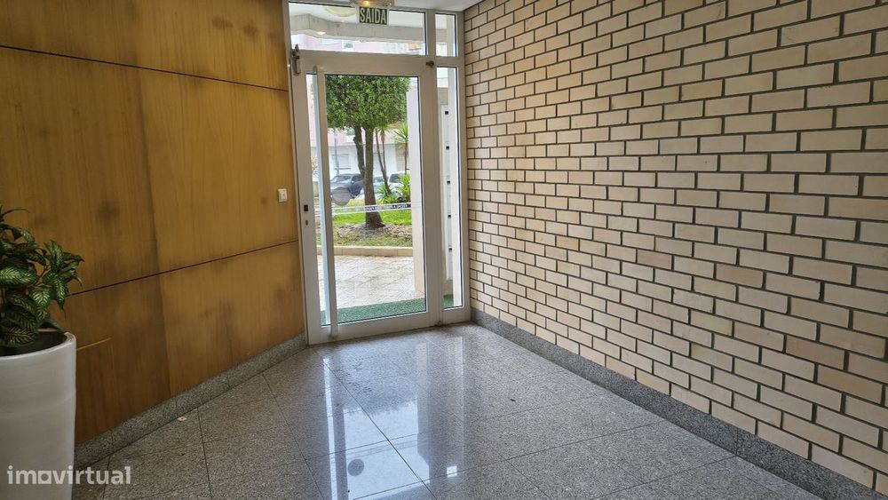 Apartamento - T2 com Garagem e arrumos