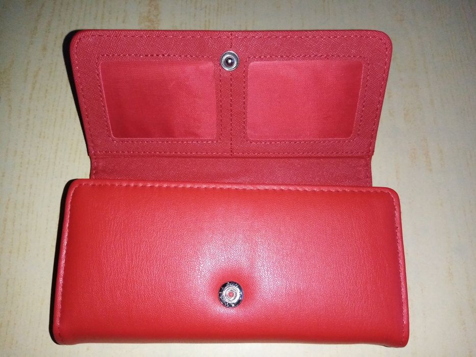 Nowy Czerwony portfel damski