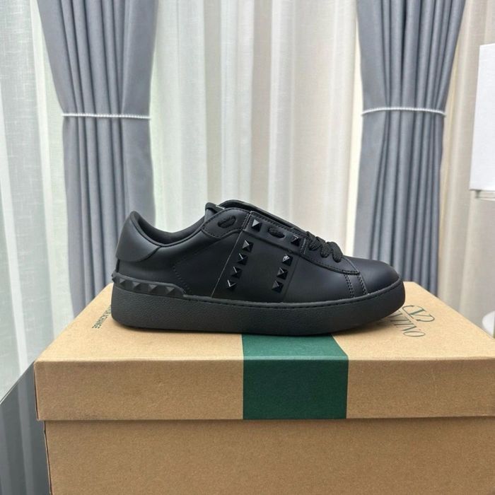 Кеди з стразами Valentino Garavani & Rockstud Untiled/ Валентино