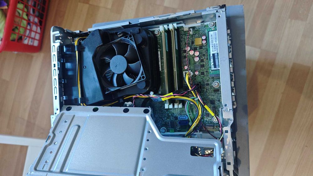 HP ProDesk 600 G4 SFF - i5 i5-8500