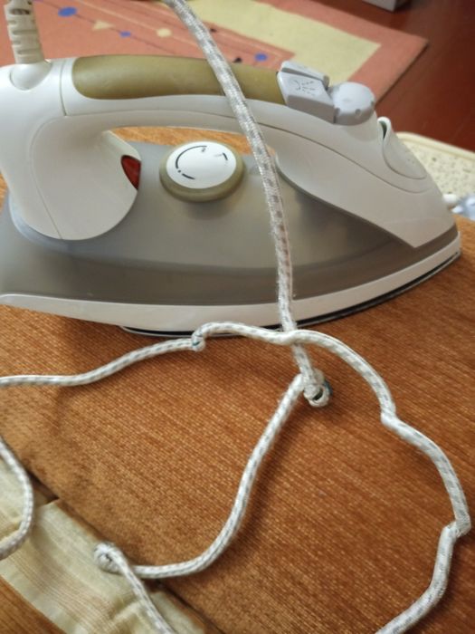 Утюг в рабочем состоянии.