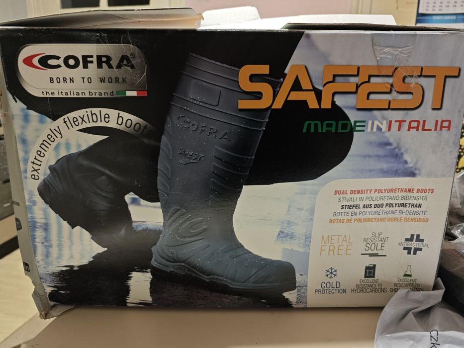 Kalosze ochronne włoskiej marki COFRA rozmiar 41 model Safest Black