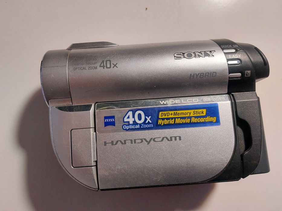 Видеокамера Sony DCR-DVD610E
