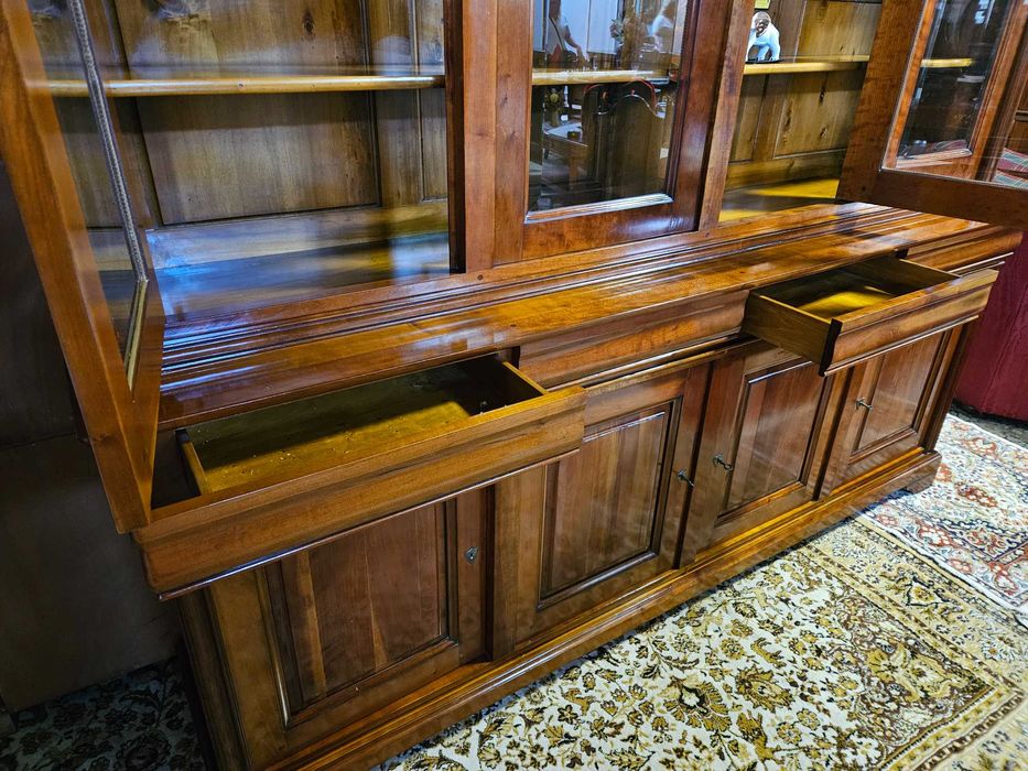 Excelente móvel em madeira maciça para sala ou escritório - óptim