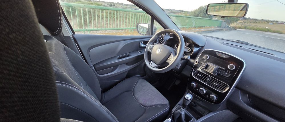 Renault Clio — fotografia 7