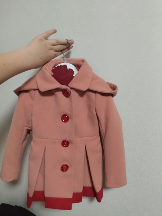 Пальто 2-3 роки нове