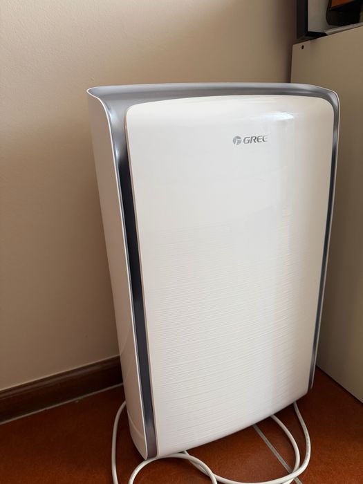Dehumidifier desumidificador Gree Daisy 20 l com função de secagem