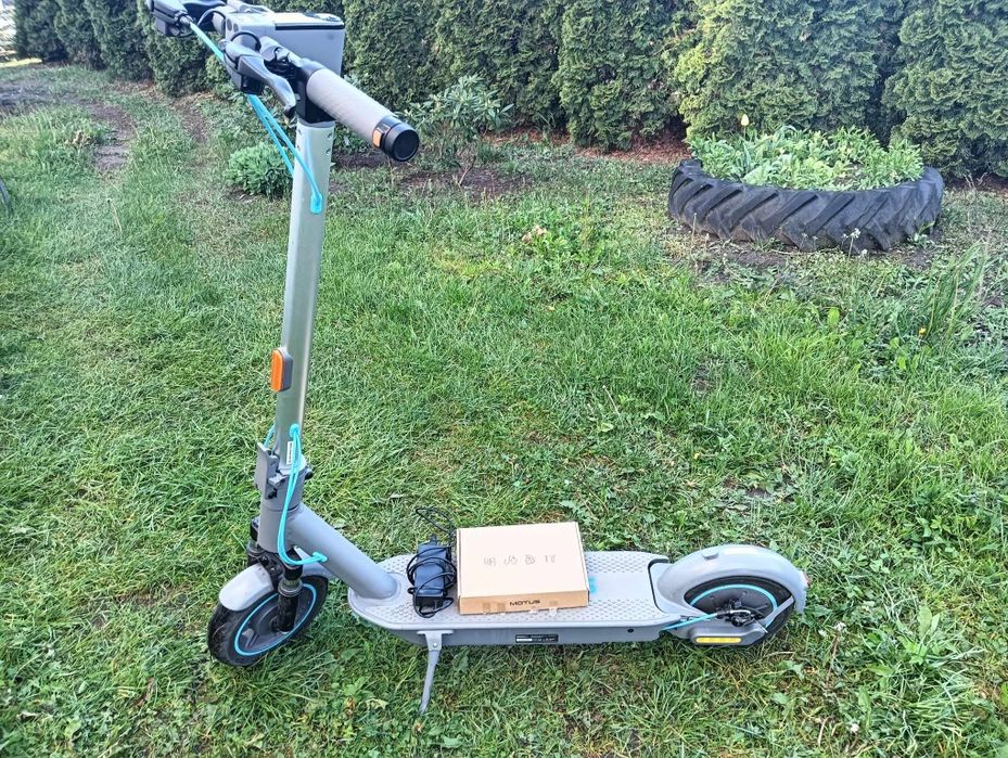 Sprzedam chulajonge motus scooty 10 plus 2023