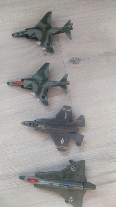 samoloty, zabawki, dusty