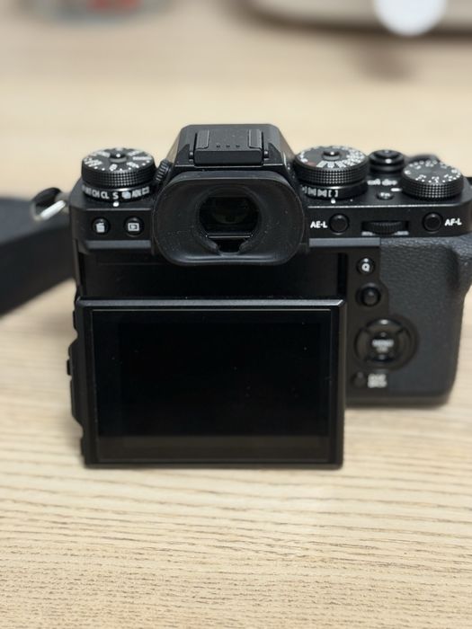 Fujifilm XT-3 + XF 50mm F2 R WR + XF 16-80mm F4 OIS WR - b. Dobry stan