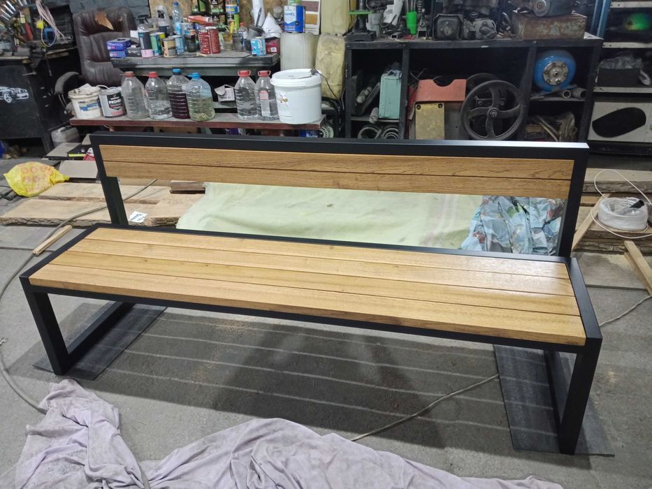 Лавка в стилі ,,Loft,, з дубовими рейками