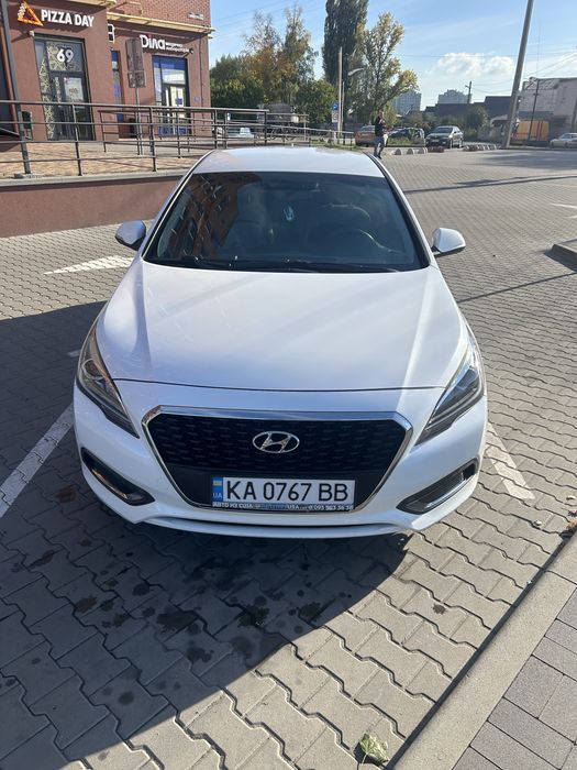 Hyundai Sonata hybrid